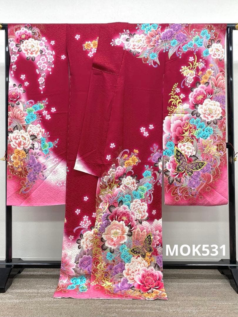 振袖 仮絵羽 舞台衣装 正絹 金彩 刺繍 紋意匠 牡丹 未仕立て品 八掛付き 振袖 仮絵羽 刺繍 金彩 紋意匠 大輪牡丹 正絹 未仕立て品 八掛付き