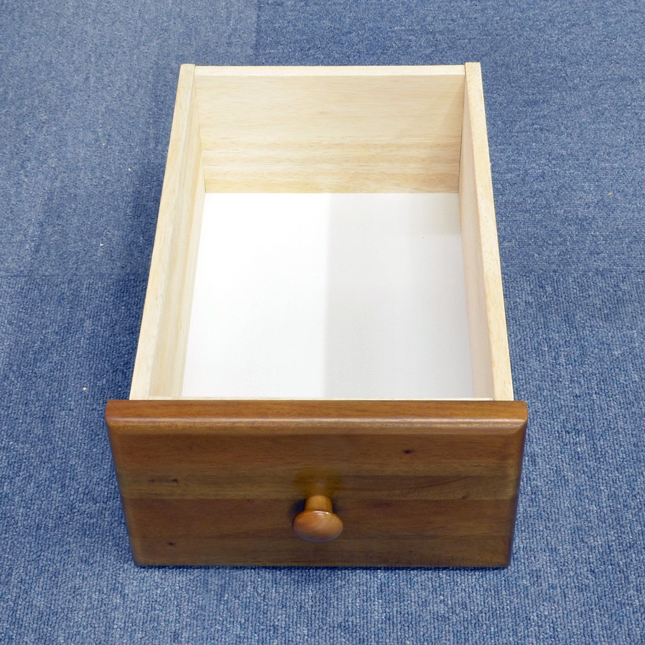 マホガニー材使用