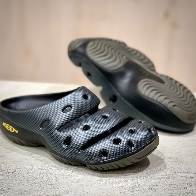新品 KEEN ヨギ GRAPHITE 28cm / キーン Yogui ARTS US10 アウトドア サンダル 正規品 グラファイト 正規取扱店 KEEN(キーン) MEN YOGUI ARTS SANDAL(メンズヨギアーツ