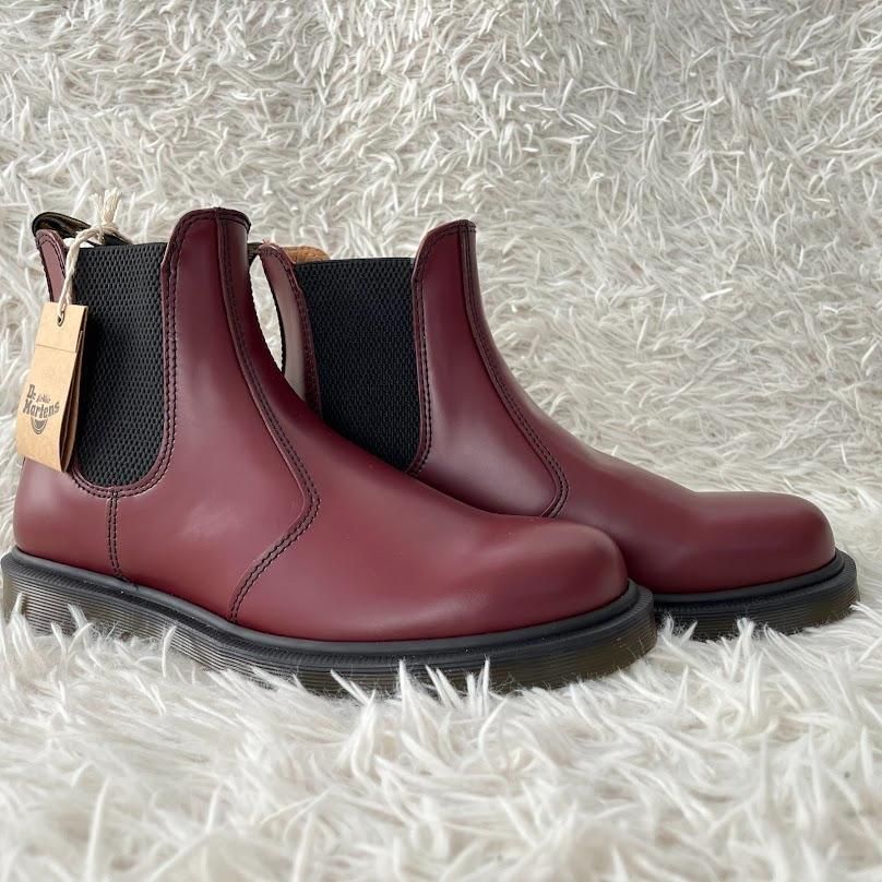 新品タグ付き Dr.Martens ドクターマーチン 2976 チェルシー サイドゴアブーツ チェリーレッド レザー 26ｃｍ タウンユース  カジュアル - メルカリ