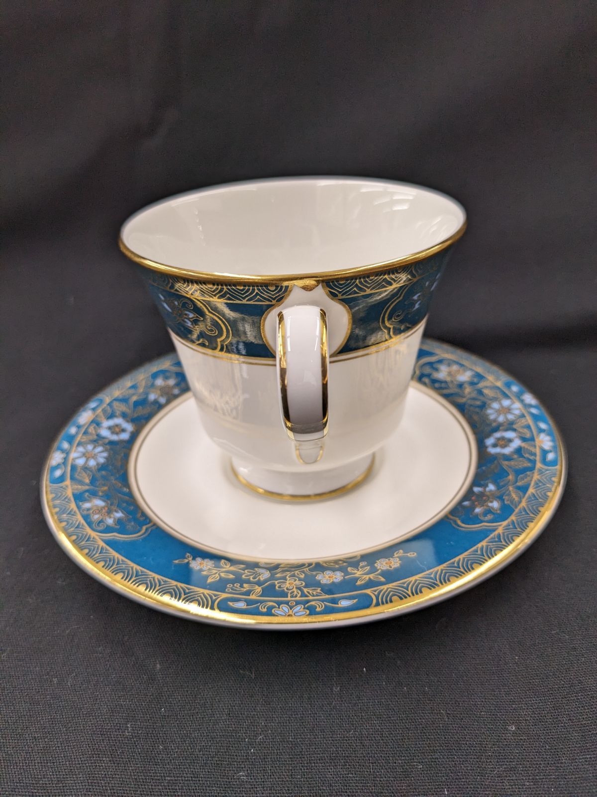 カップ＆ソーサー　トリオ　ダブルハンドル アフタヌーンティーの食器「トリオ」とは？魅力と基礎知識公式