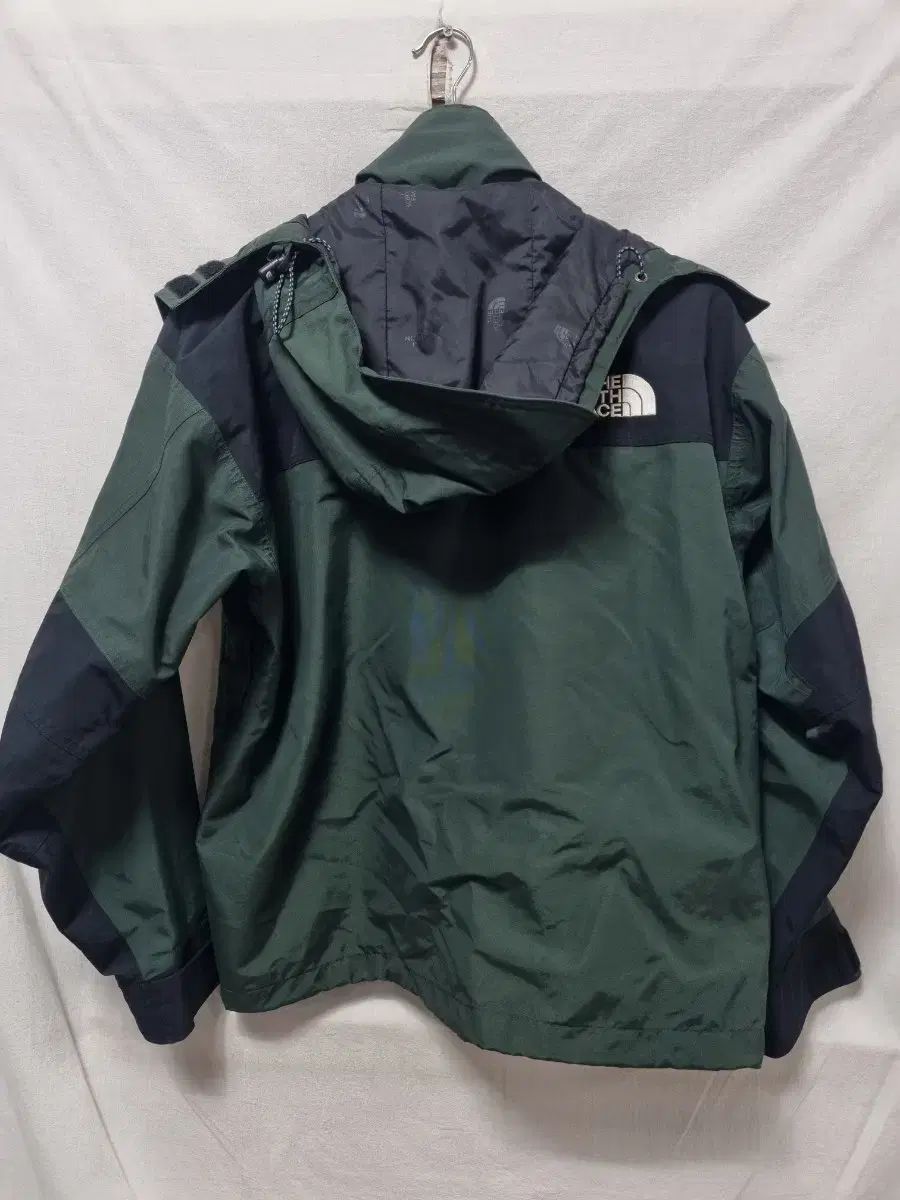 GORE-TEX₍ゴアテックス ウィンドブレーカー