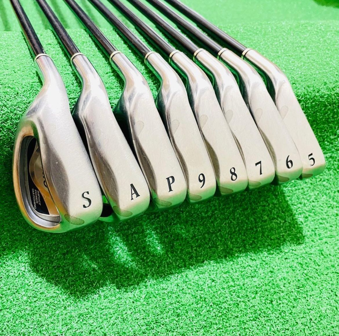 ゼクシオ8 レフティー アイアン 7 8 9 AW 4本セット レフティー用