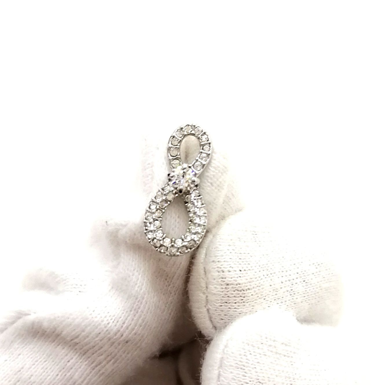 スワロフスキーシルバーピアス クリスタル付き SWAROVSKI スワロフスキー 1800046（2）Solitaire ソリテール