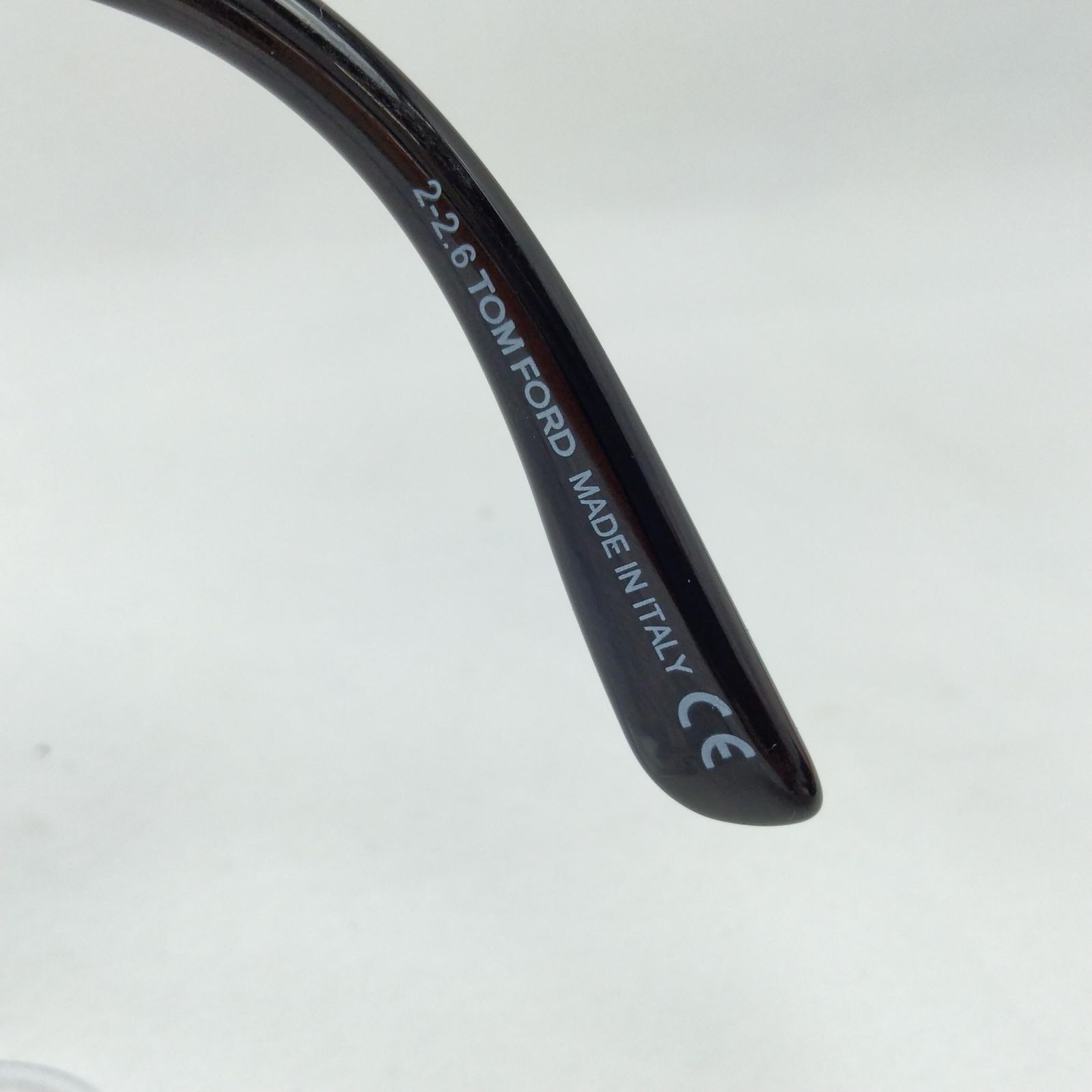 ✨️TOMFORD✨️トムフォード カラーサングラス 黒縁 TF9348