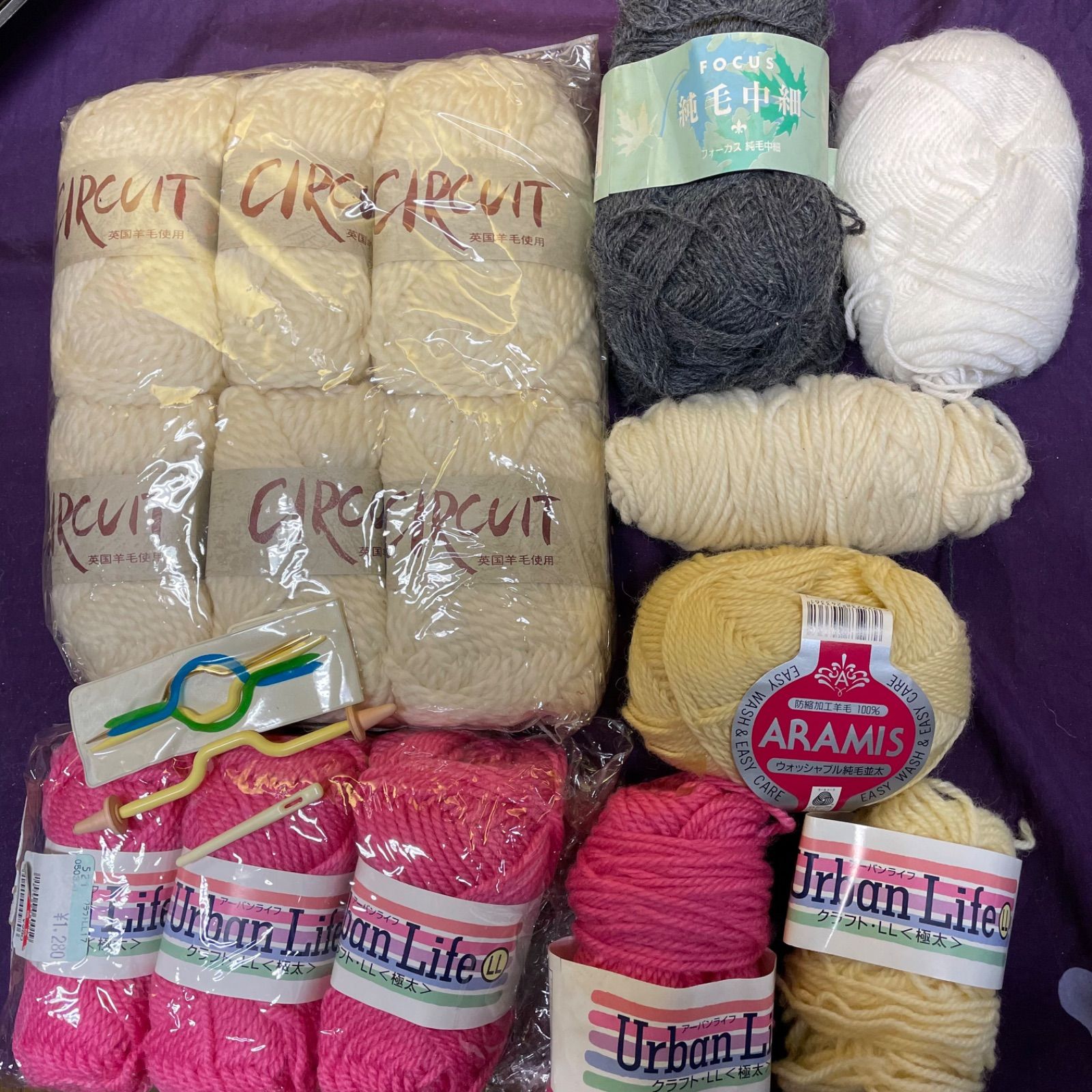 毛糸 大量 まとめ売り 白・ピンク多め - メルカリ