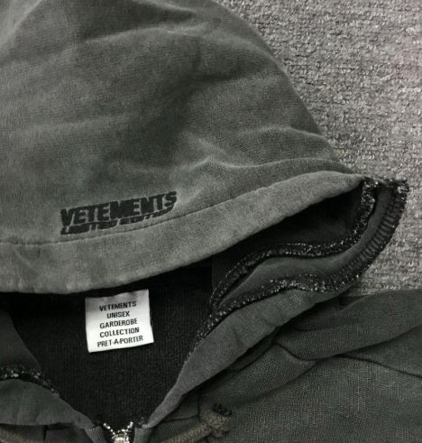 VETEMENTS ロゴプリントジップパーカー 23AW - lapbm.org