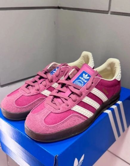 値下げします 新品 Adidas Gazelle Indoor トレーナー スポーツシューズ ピンク・クラウド・ホワイト iF1809