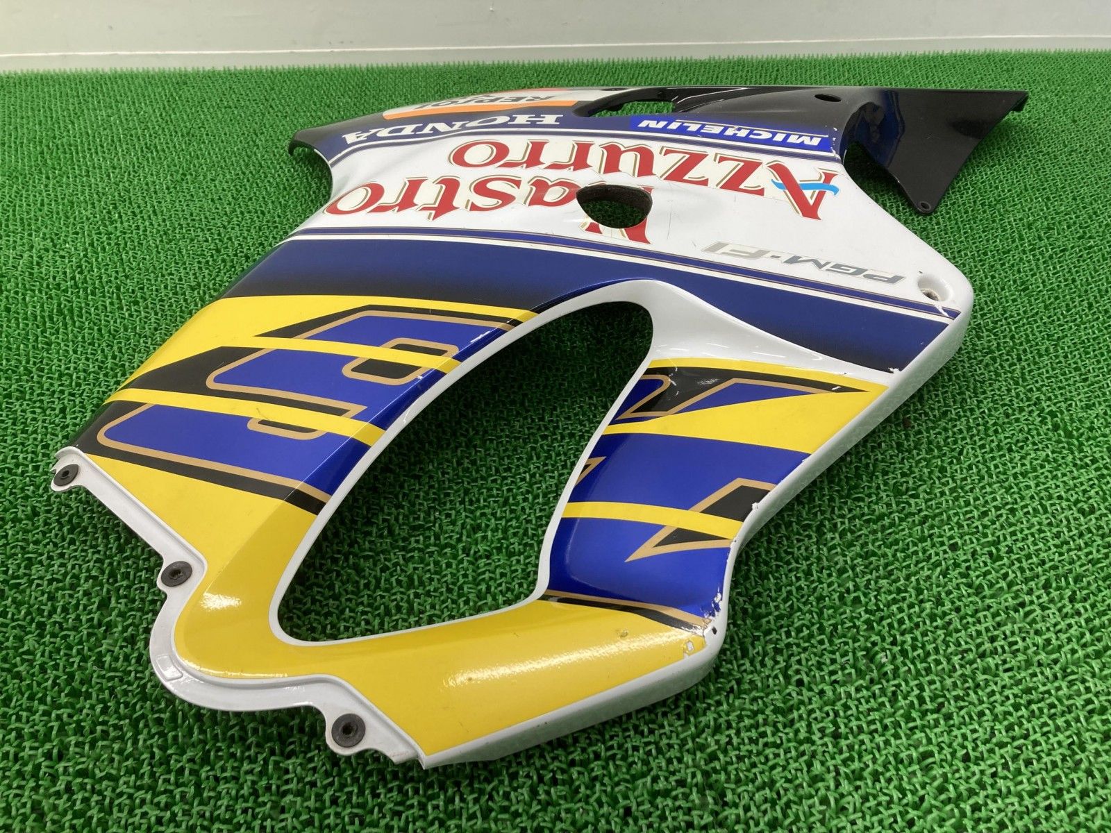 CBR600F4i サイドカウル 左 黄/青 MBW ホンダ 純正 PC35 バレンティノロッシモデル NastroAzzurro 逆車 修復素材に 【中古】 98 CBR600F4i サイドカウル 左 黄/青 MBW ホンダ 純正 PC35 バレンティノ