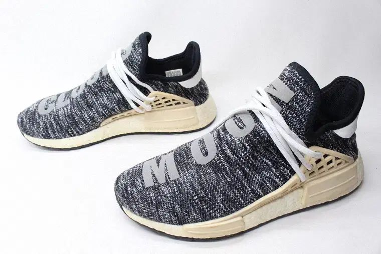 【送料無料，新作登場】 275 adidas x Pharrell Human Race NMD スニーカー