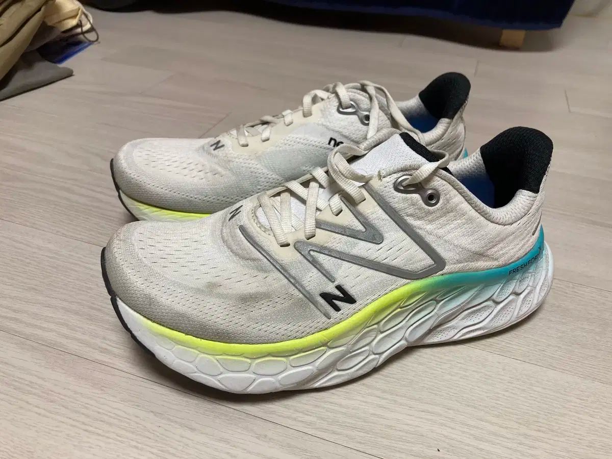 【雷市場（ポンジャン）商品韓国直送】New Balance(ニューバランス) フレッシュフォームモア v4