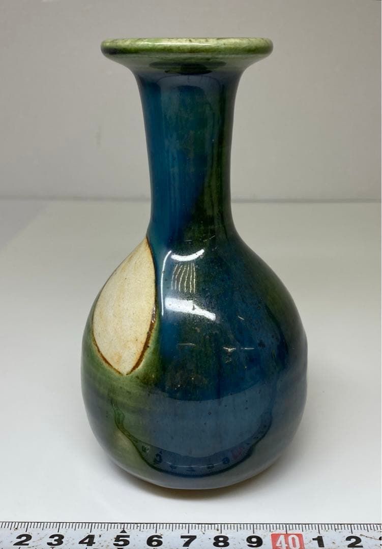 魯山人　織部徳利　共箱　底面に銘　高さ14.5㎝　東Y6-1031①タコチ 魯山人 織部徳利 共箱 底面に銘 高さ14.5㎝ 東Y6-1031①タコチ - メルカリ