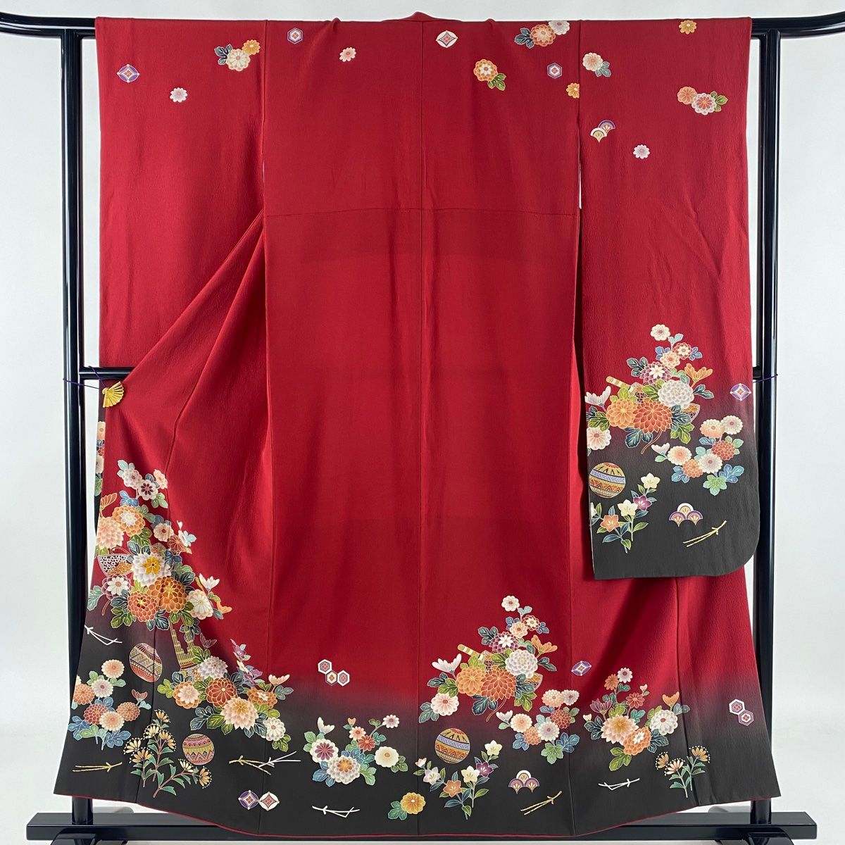 振袖 美品 秀品 鈴乃屋 草花 鞠 金糸 金彩 赤 袷 身丈156cm 裄丈61.5cm