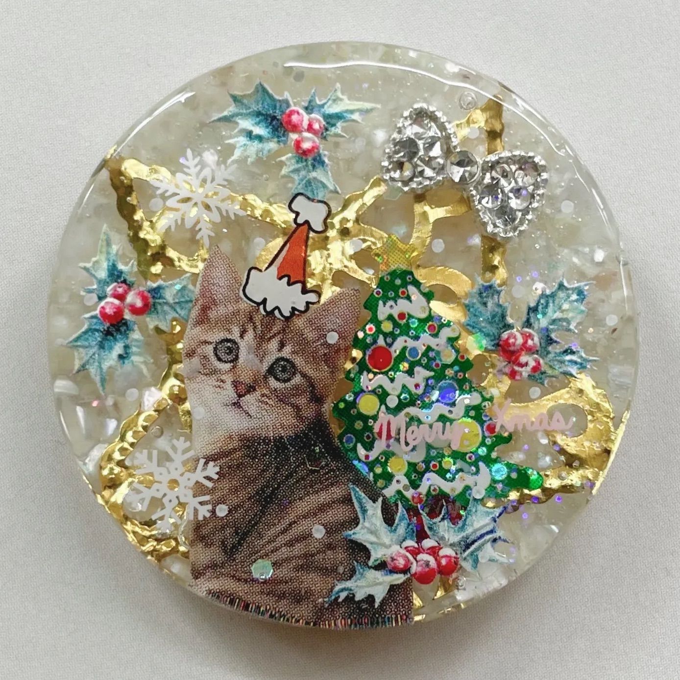 桜とイチゴ猫ちゃんレジンヘアゴム 疎遠