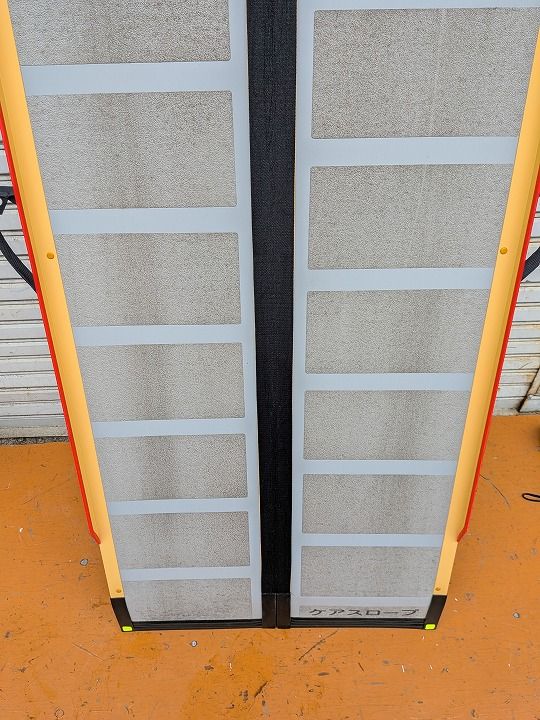  一部地域を除く 車いす用スロープ ケアメディックス ケアスロープ 長さ1.75 m 175 cm CS-175 KM-25-1016-13 その他 介護用ベッド 寝具