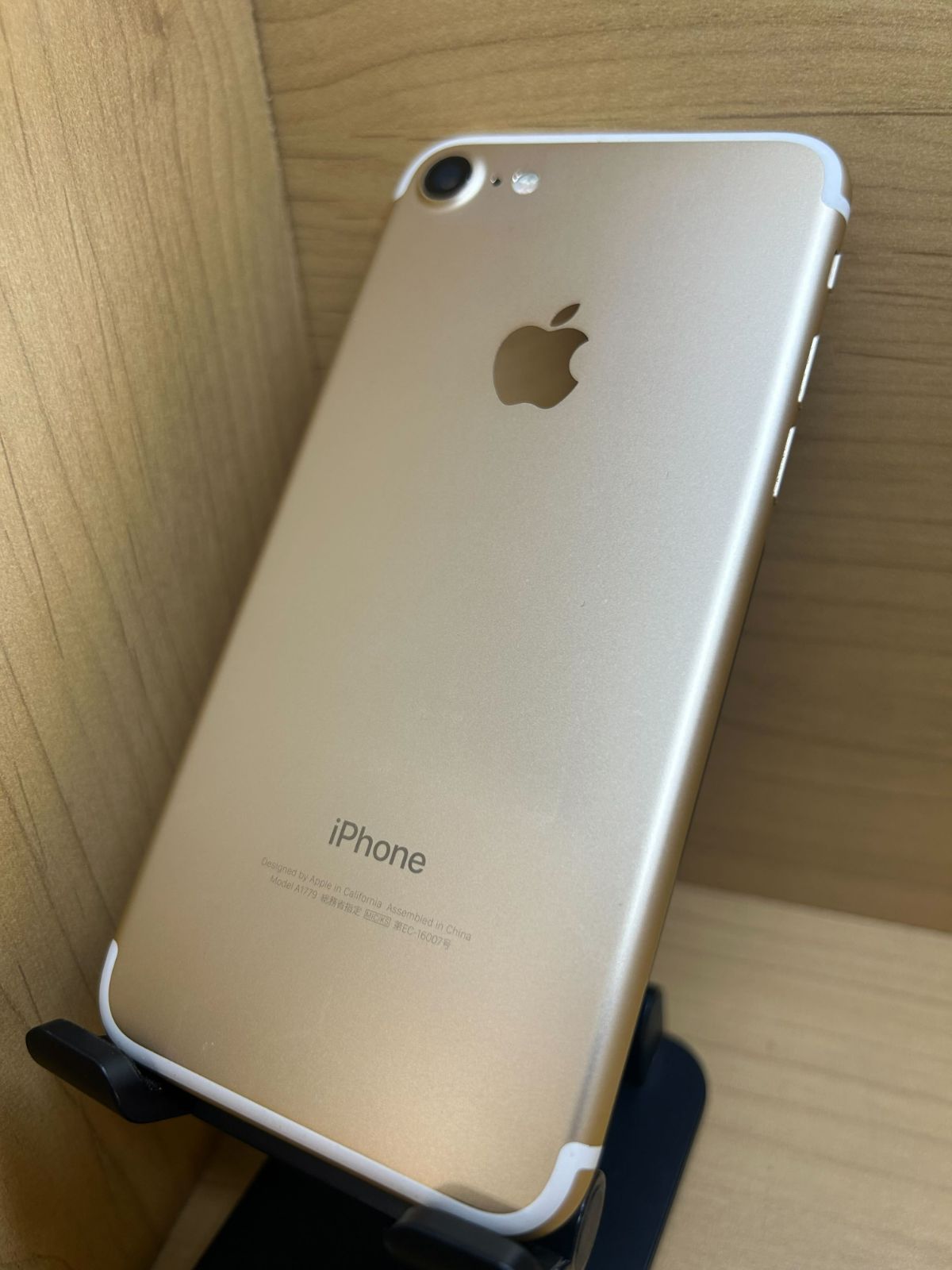 iPhone 7 32GB ゴールド 本体のみ SIMロック解除済み iPhone 7 Gold 32 GB SIMロック解除済み iPhone 7 ゴールド 32GB 【難