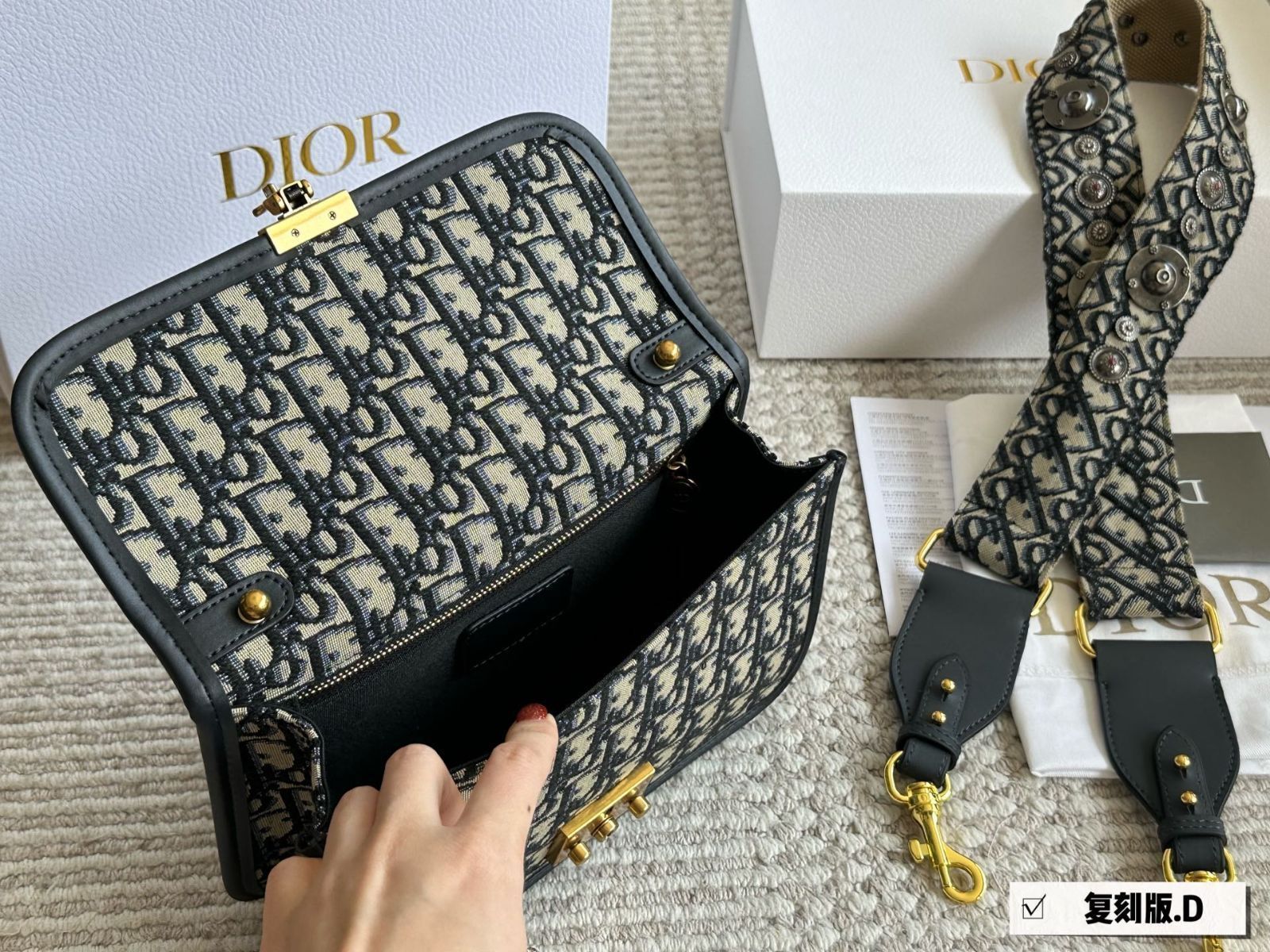 今日特価】Dior Addict Oblique Shoulder Strap Upgraded