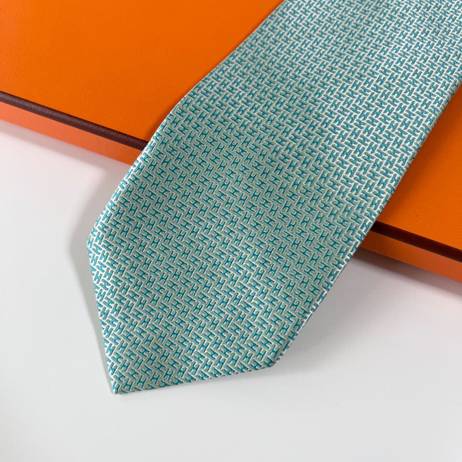 美品 HERMES エルメス ネクタイ シルク100% ミントグリーン 254