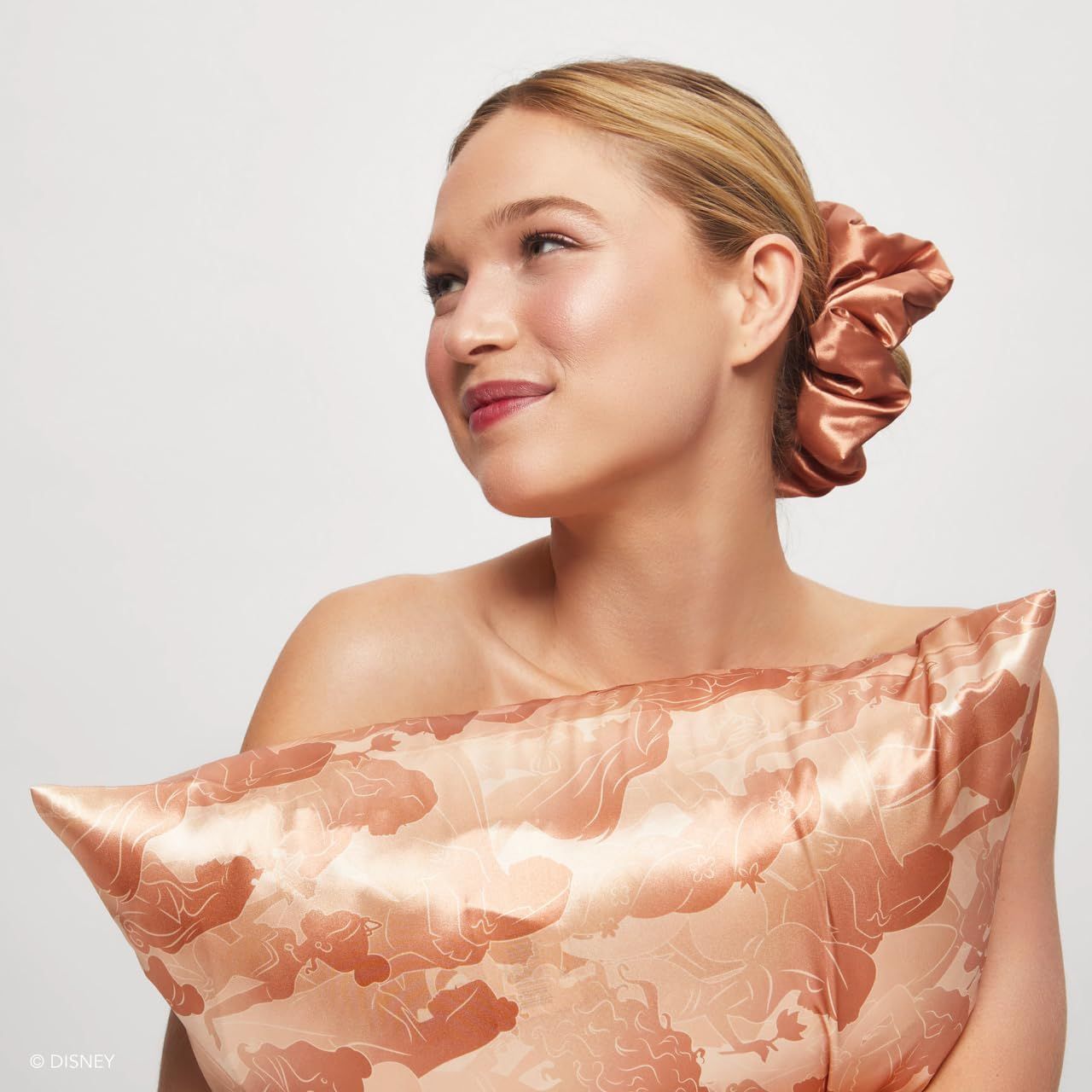Disney x Kitsch サテン枕 ヘアクシュシュ 女性用 - シルクシュより 