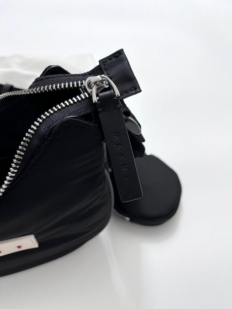 Marniマルニの黒ショルダーバッグ-WTO輸入2