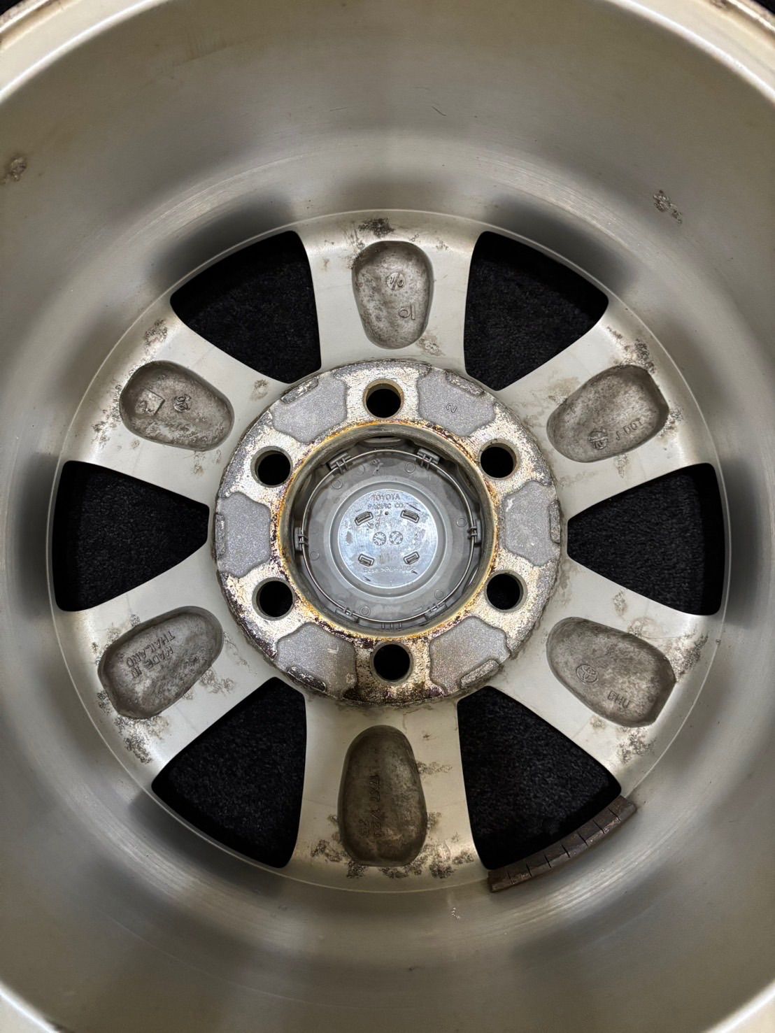 トヨタ純正 プラド ハイエース流用 PCD139.7 6穴 215/60R17 ハイエース流用サイズ】トヨタ 120 プラド 純正 17in 7.5JJ +30