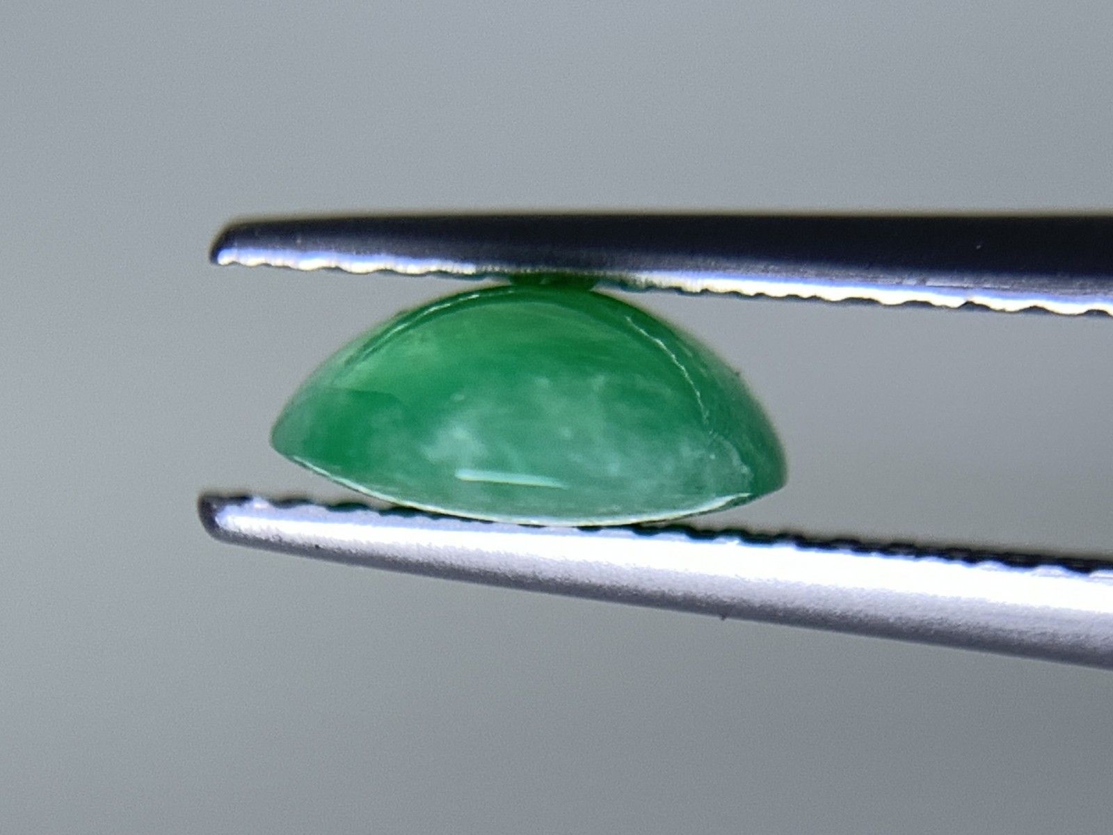 ヒスイ 翡翠 天然 12.111ct 宝石ソーティング付き 20.2㎜×14.5㎜×4.8  