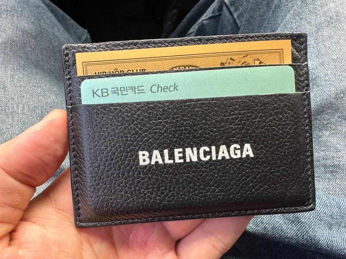 雷市場（ポンジャン）商品韓国直送】BALENCIAGA(バレンシアガ) カード