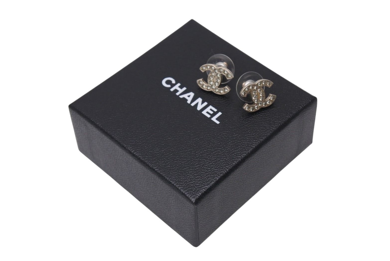 CHANEL シャネル ココマーク ピアス 重量約2.6g 06A刻印 メタル ライン  