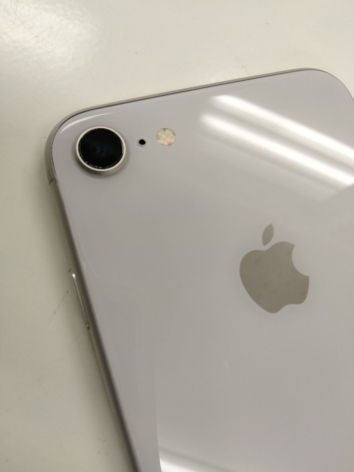 売れ筋 【SIMロック解除済み】iPhone8 64GB アイフォン
