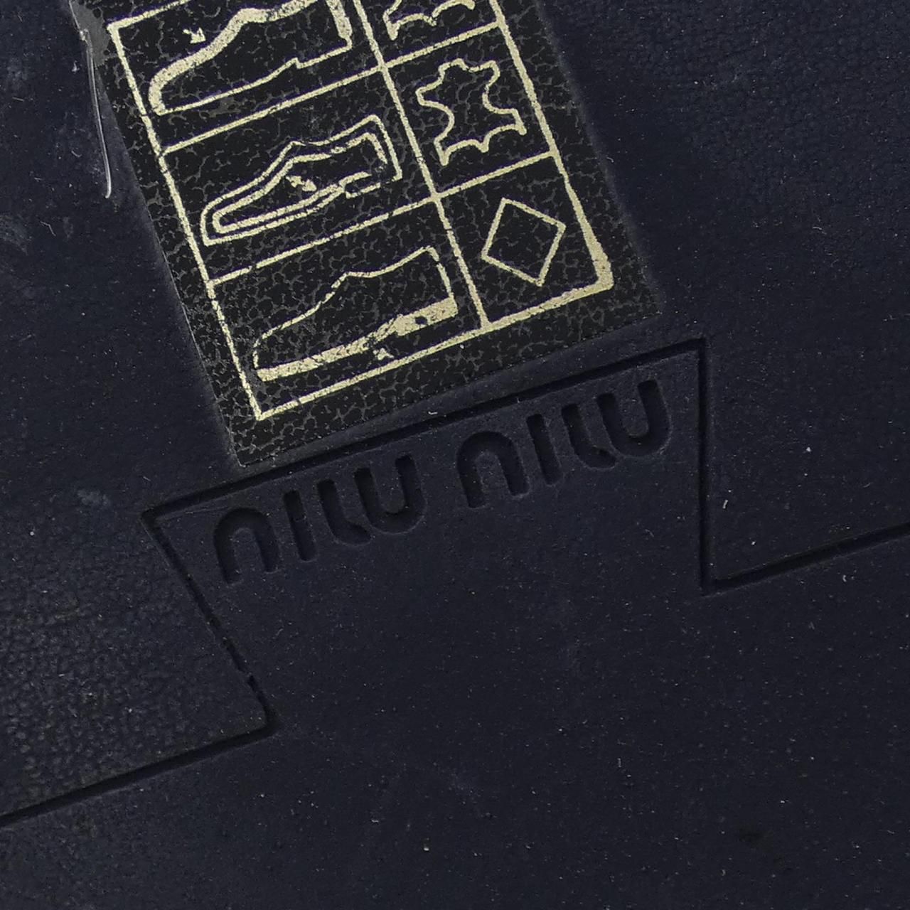 ミュウミュウ MIU