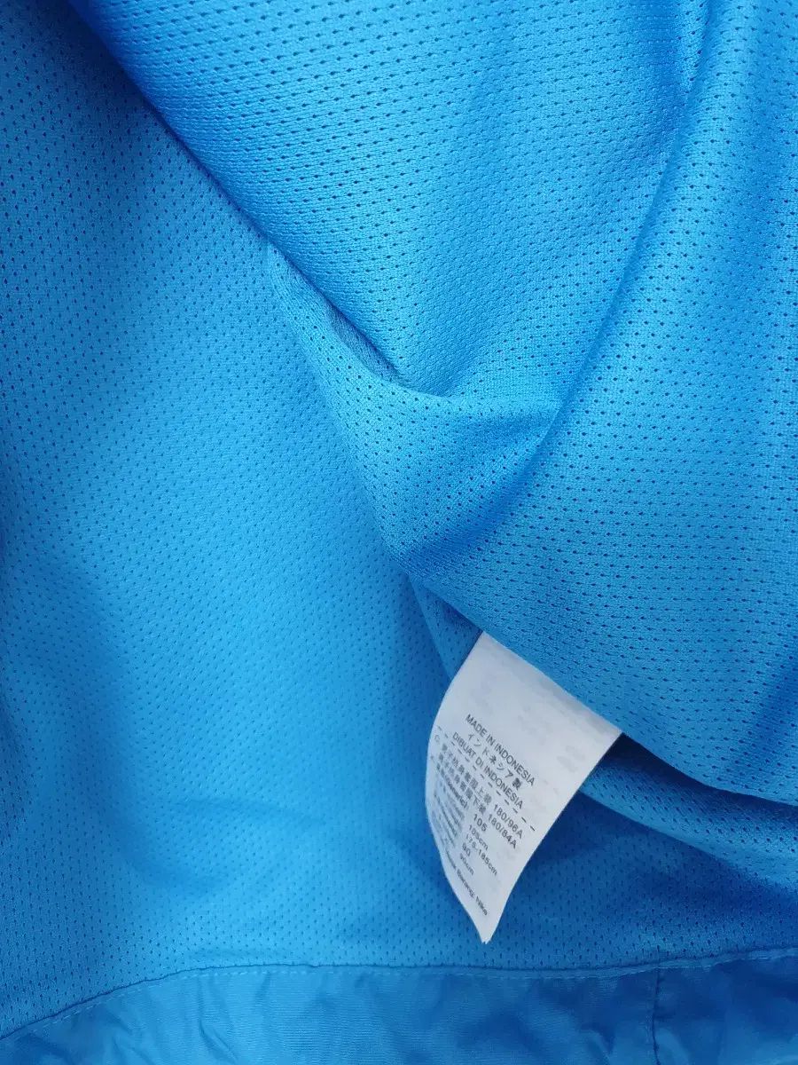 ウィンドブレーカー