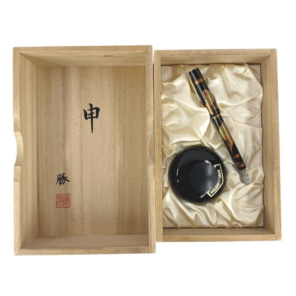 PILOT - ■美品■申■林勝■　パイロット 蒔絵 万年筆 國光会 干支 三猿 ペン先 K18 GP 箱 【283956】★ PILOT - □美品□申□林勝□ パイロット 蒔絵 万年筆 國光会