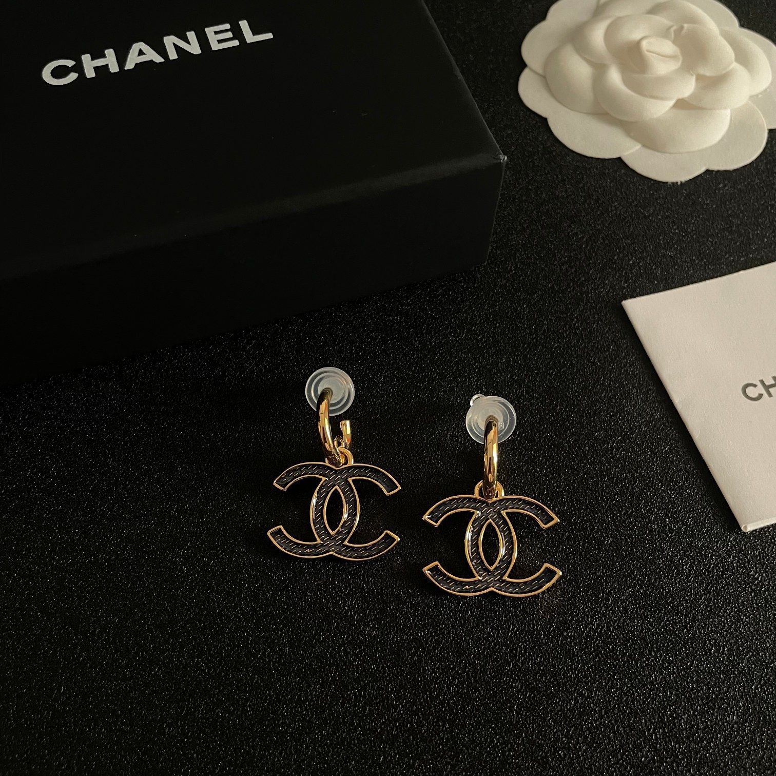 CHANELヴィンテージピアス 今日特価】Chanel ヴィンテージ アルファベット ピアス 送料無料