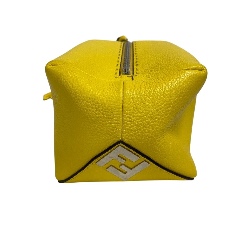 FENDI フェンディ