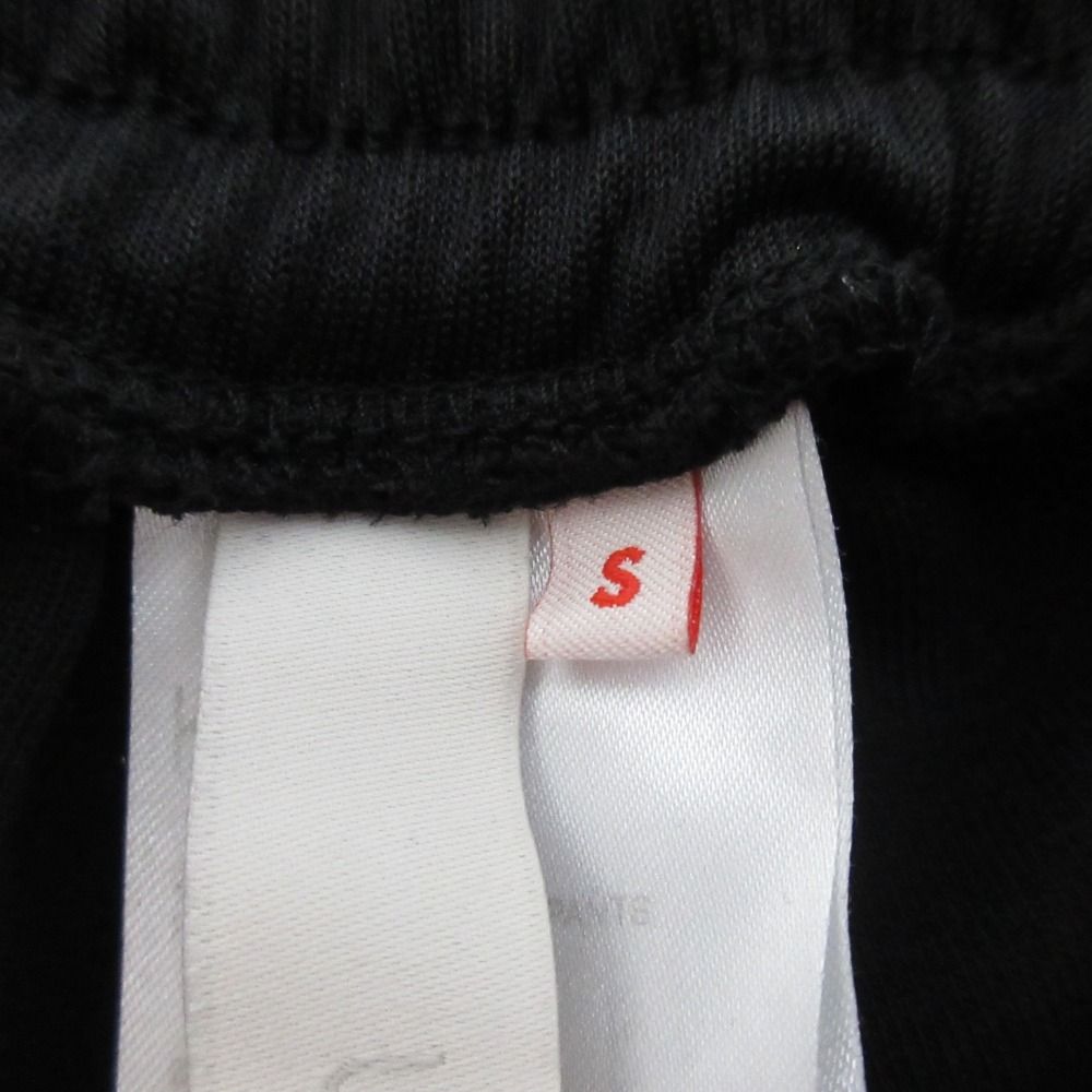 トラックパンツ