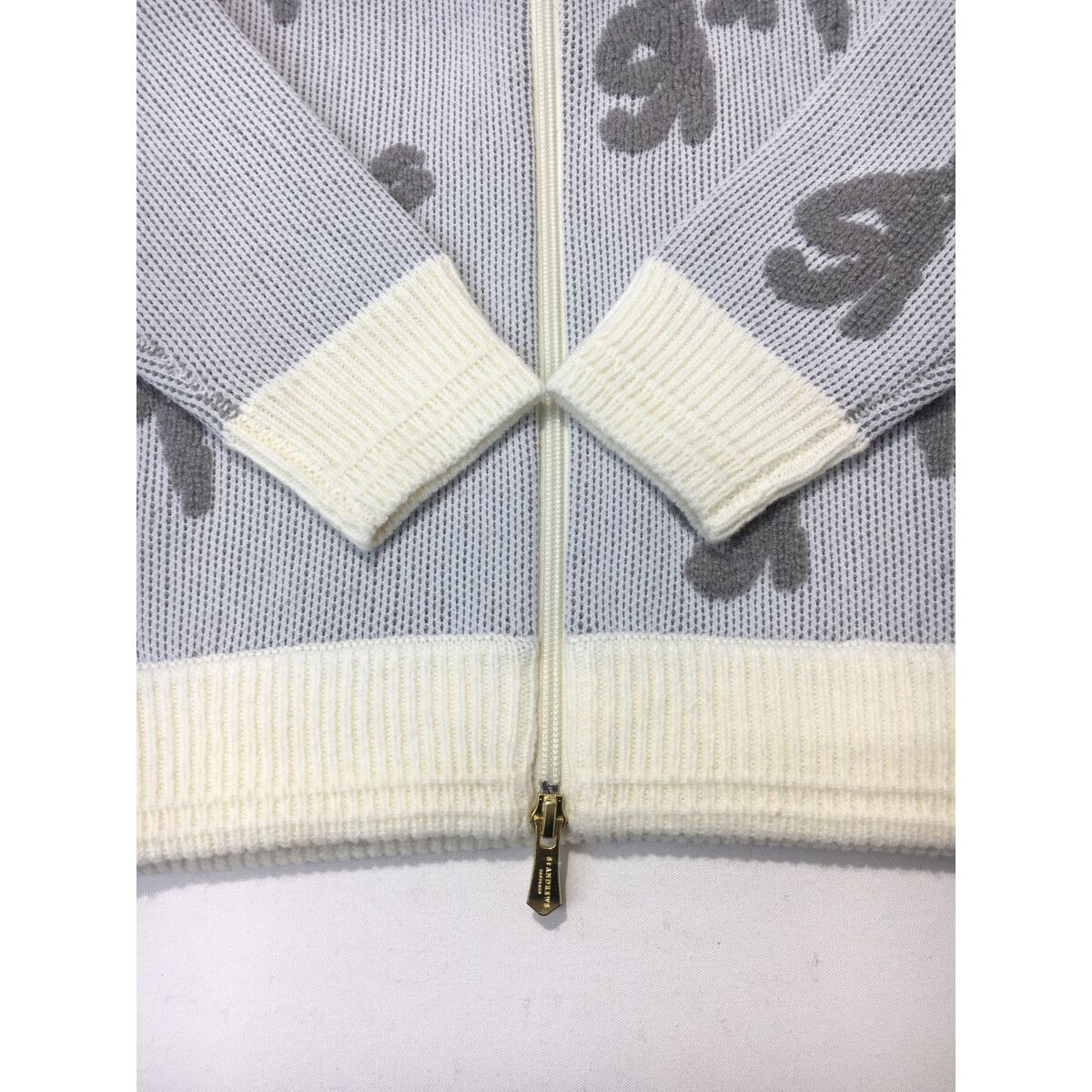 St.Andrews - coco 中古 セントアンドリュース StANDREWS レディース ニットアウター S 白×グレー ロゴ総柄 ダブルジップ 中古 レディース セントアンドリュース StANDREWS ニット