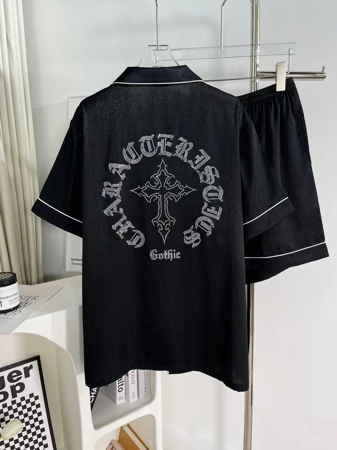★クロムハーツ★送関込★発売と同時に即完売した話題の１着★ これは Chrome Hearts（クロム・ハーツ）の外注注文商品で、大量