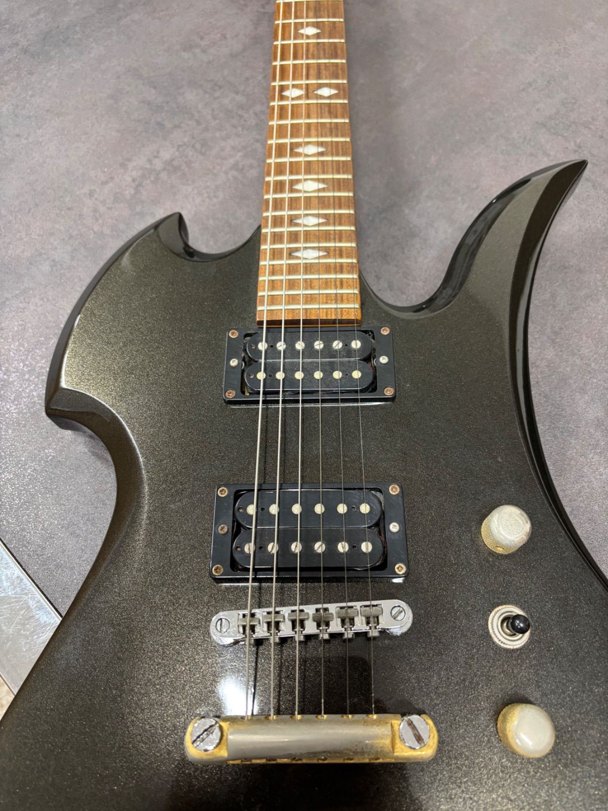 B.C.Rich モッキンバード/エレキギター/ケース/スタンド付き - メルカリ
