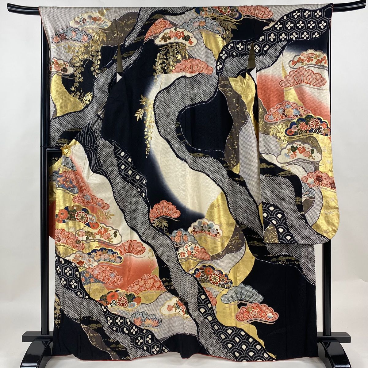振袖 身丈166.5cm 裄丈67cm M 袷 笠松 草花 絞り 金銀彩 黒 正絹