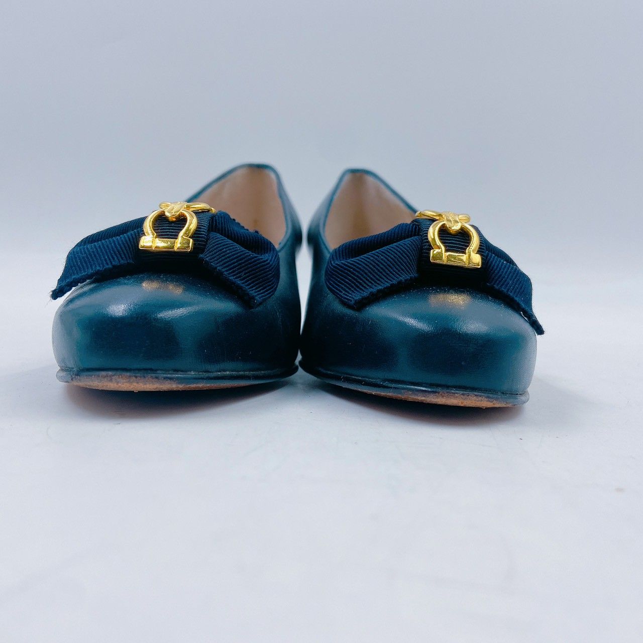 極 美品 サルバトーレフェラガモ ヴァラリボン レザー ショルダー 