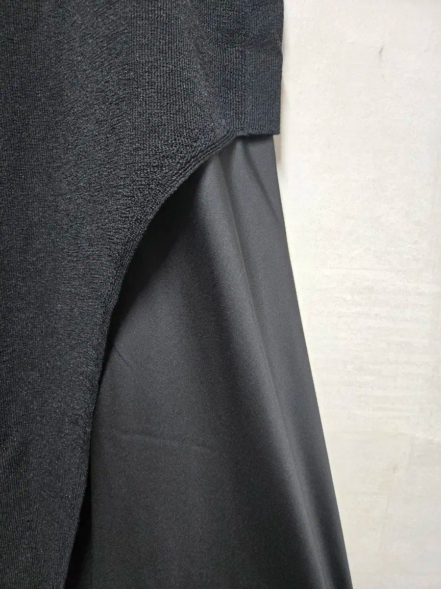 黒 アシンメトリー