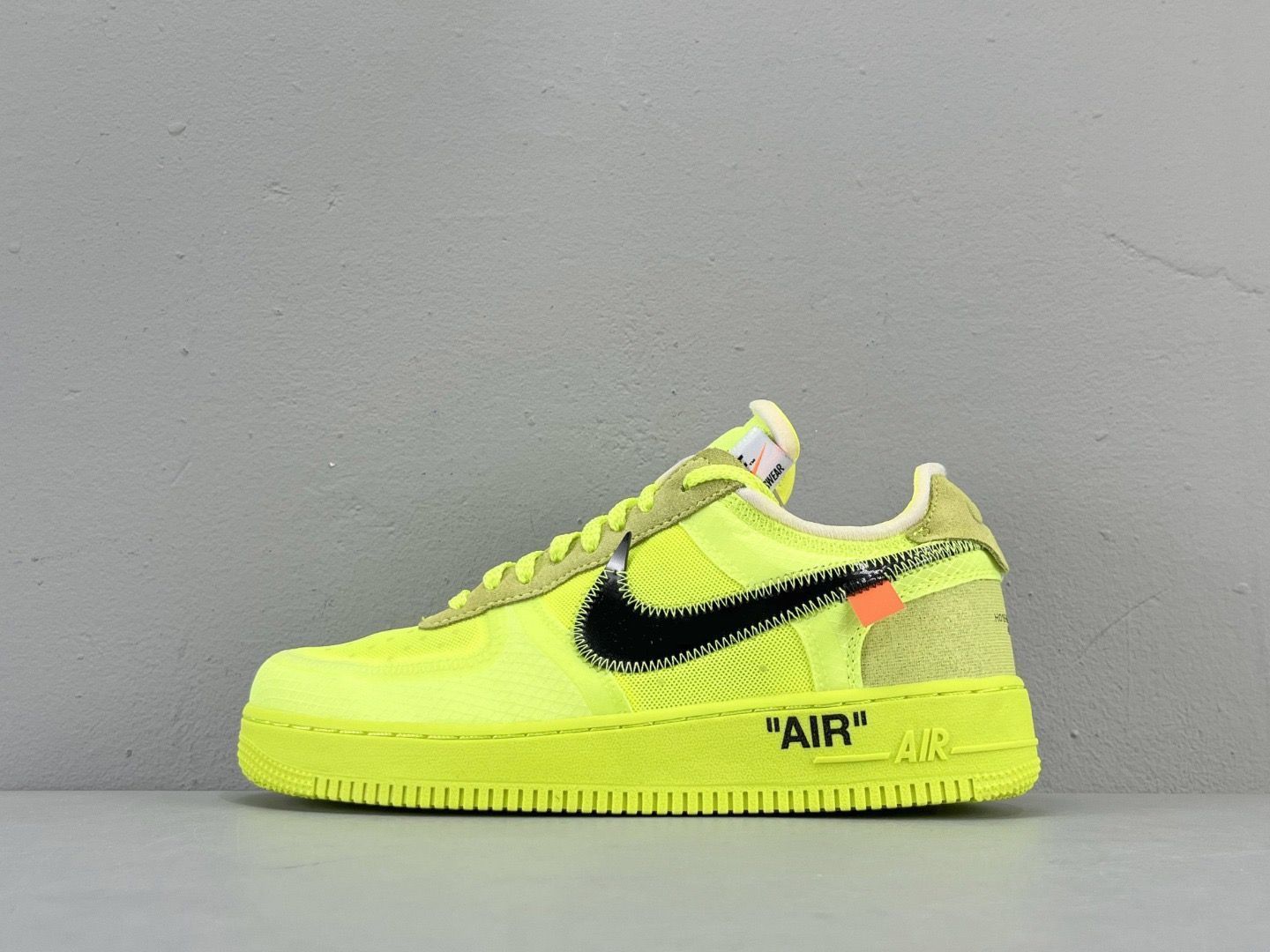 NIKE ナイキWHITE THE 10 AIR FORCE 1 LOW VOLT AO4606-700 オフホワイト エアフォースワン  ローカットスニーカー ボルト イエロー - メルカリ