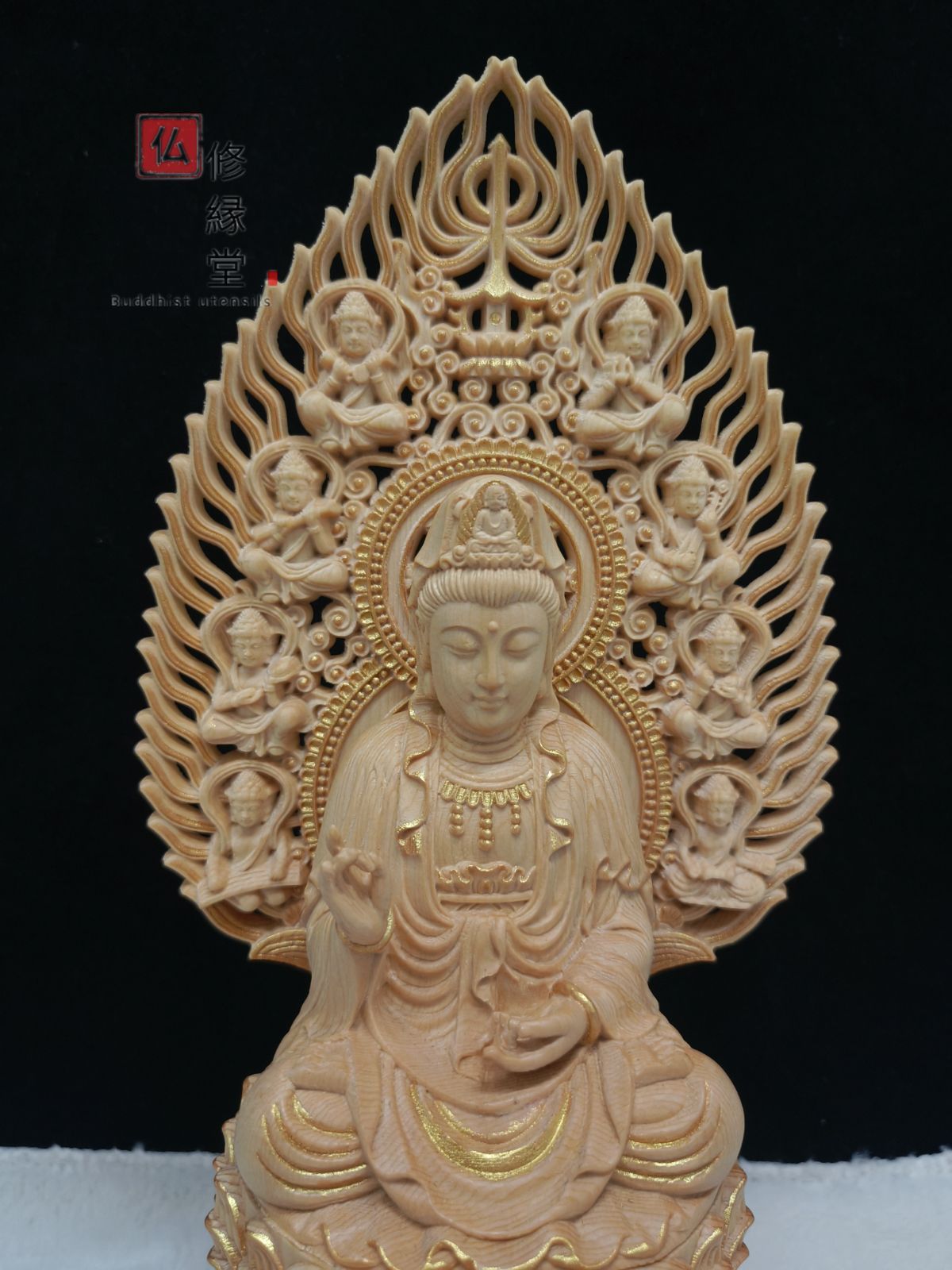 【修縁堂】木彫り 仏像 観世音菩薩座像 彫刻 一刀彫 天然木檜材 仏教工芸 修縁堂】木彫り 仏像 観音菩蕯座像 彫刻 本金 切金 一刀彫 天然