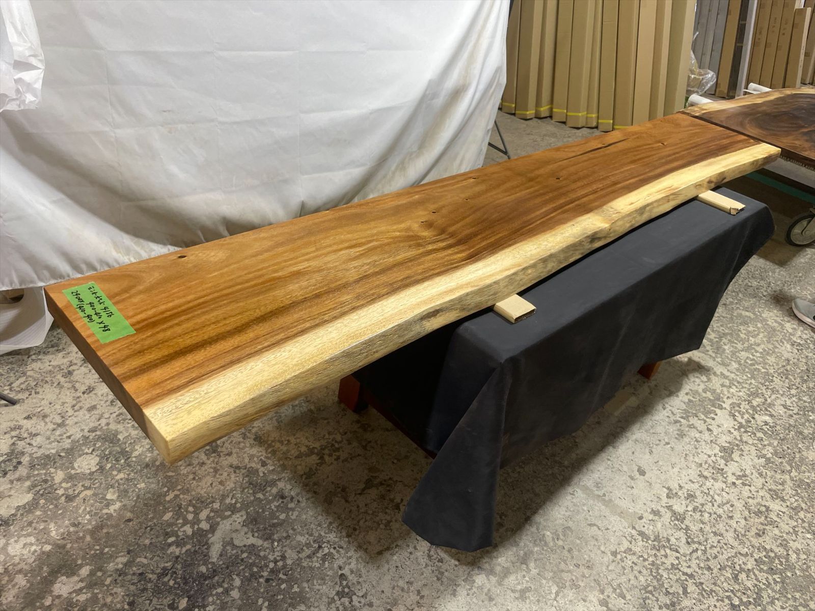 モンキーポッド4156 一枚板無垢 乾燥材 2400ｘ400-410ｘ48mm カウンター センターテーブル ダイニングテーブル