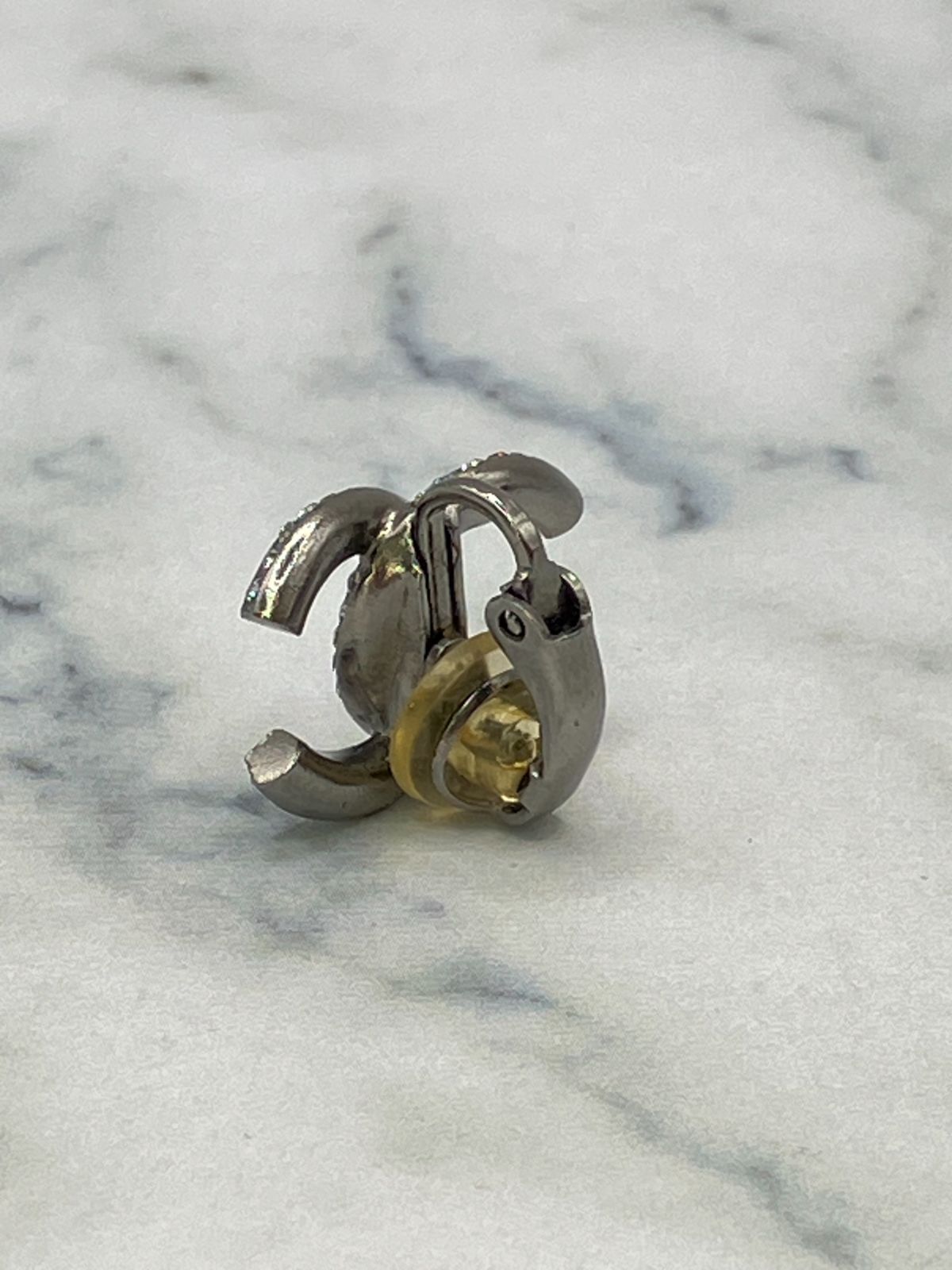 CHANEL イヤリング　片耳 シャネル CHANEL イヤリング 片耳 アクセサリー 中古品 - メルカリ