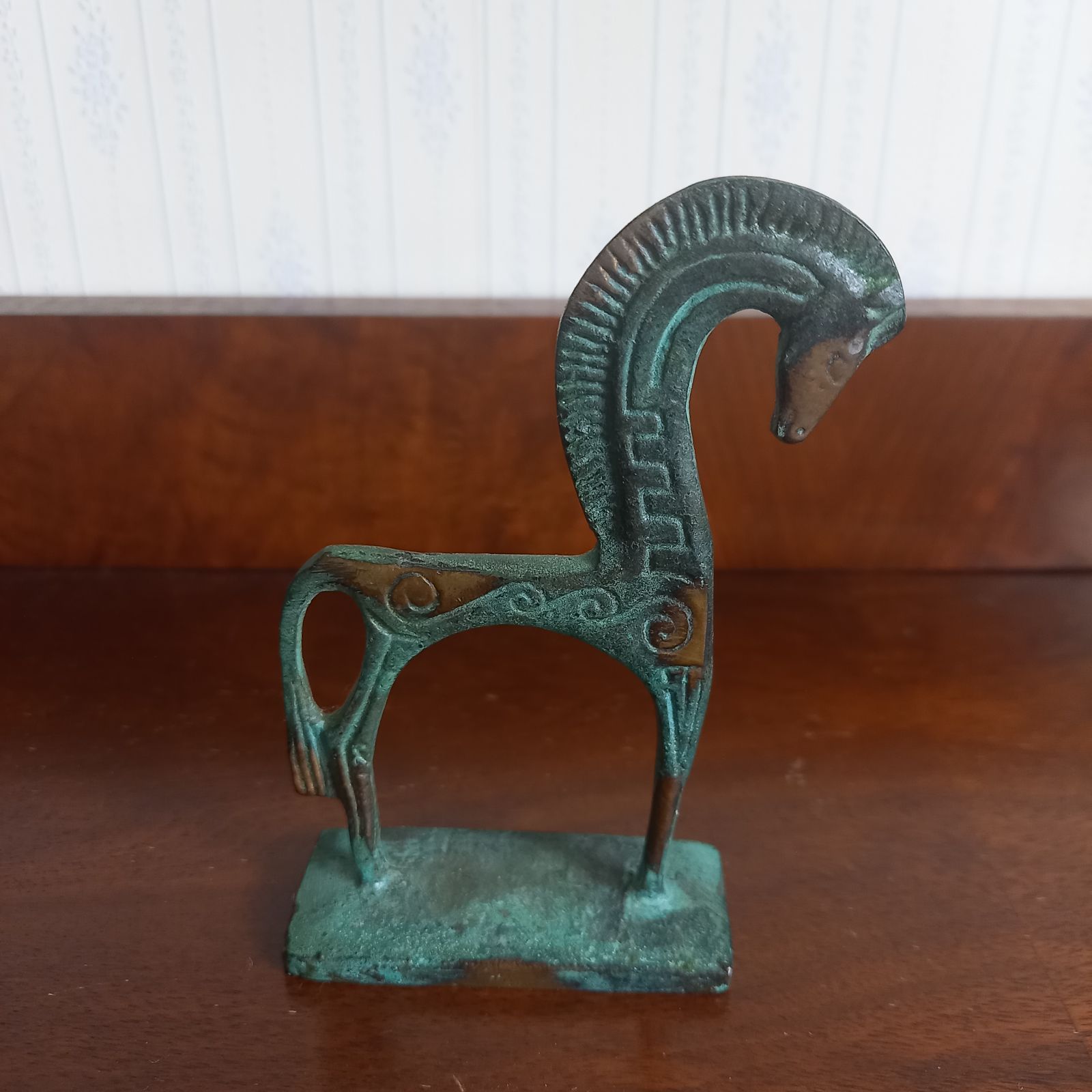 古代ケルトモチーフの馬のオブジェ