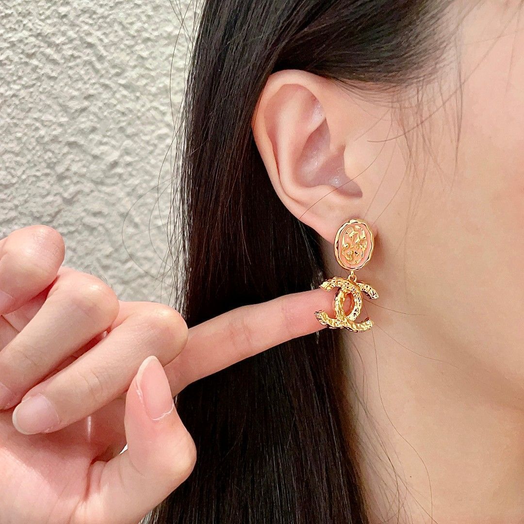 ピアス