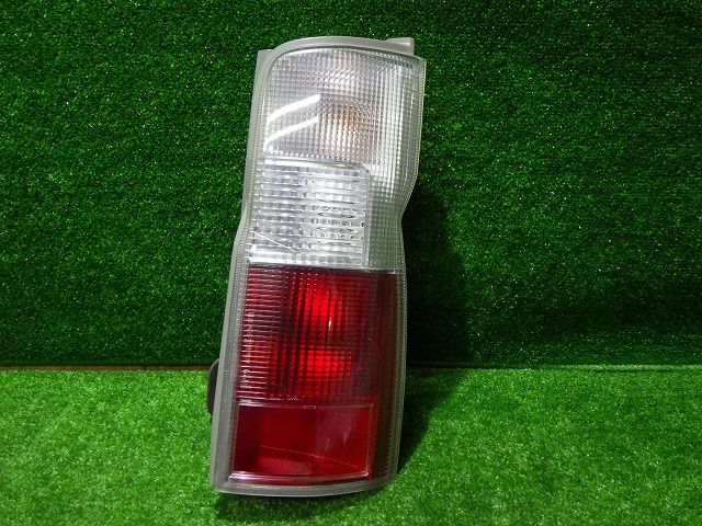 キャラバン 右テールレンズ E25/VWE25 4922 26550-4A00H 日産