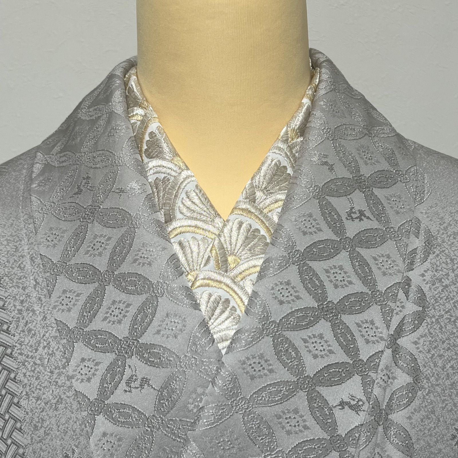  L032 刺繍半衿 白 ゴールド シルバー 青海波 半襟 長襦袢 半襦袢