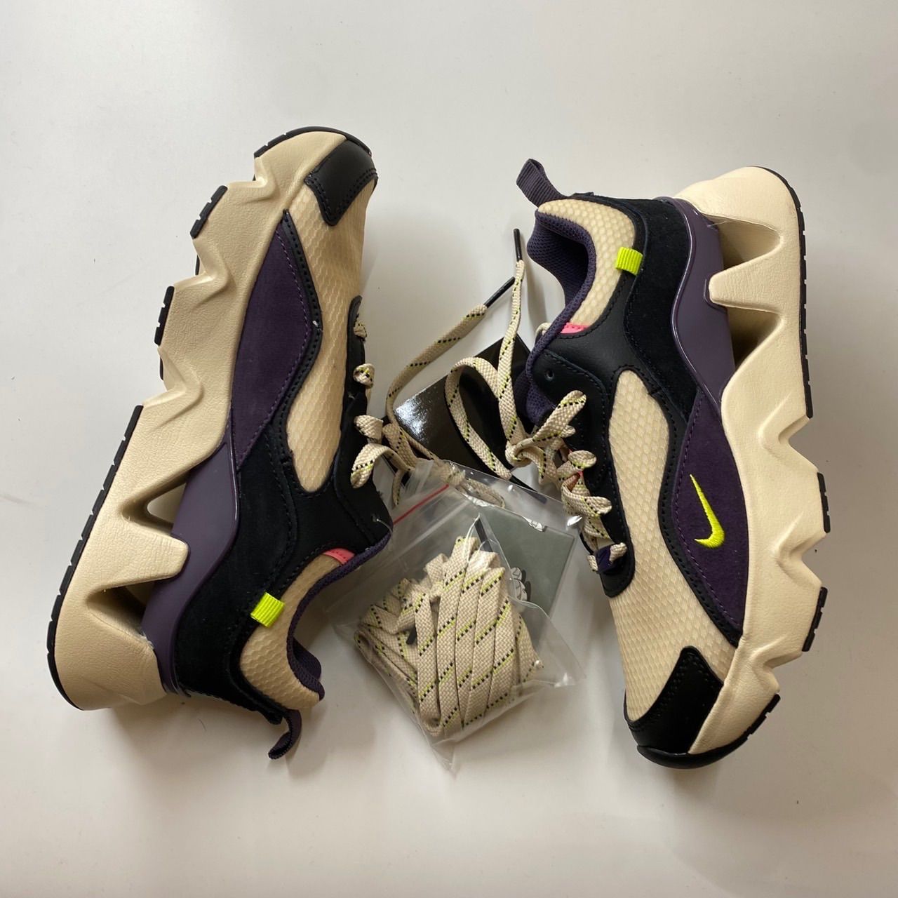 NIKE W RYZ 365 2 ナイキ RYZ 365 2パールホワイト/ダーク